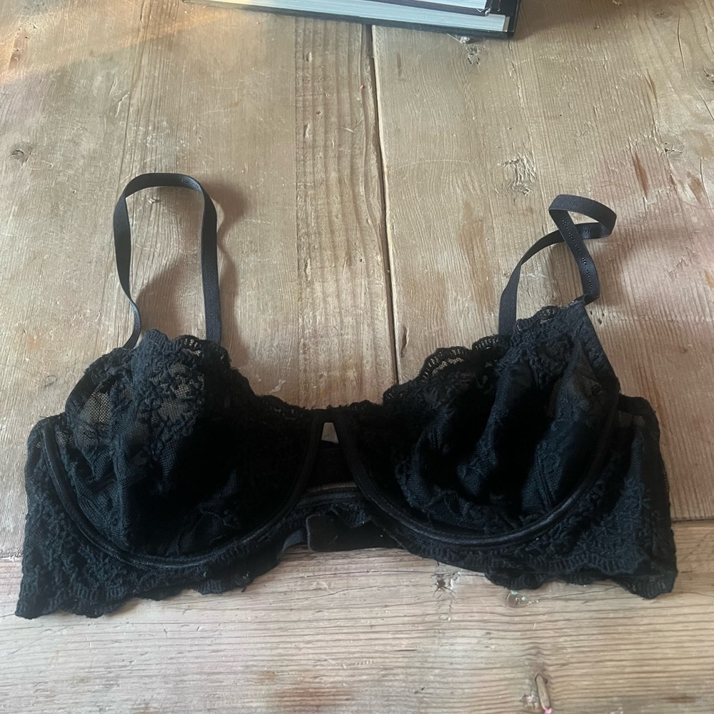 Free people woman’s Elegant Black Lace Bra - Picture 6 of 13